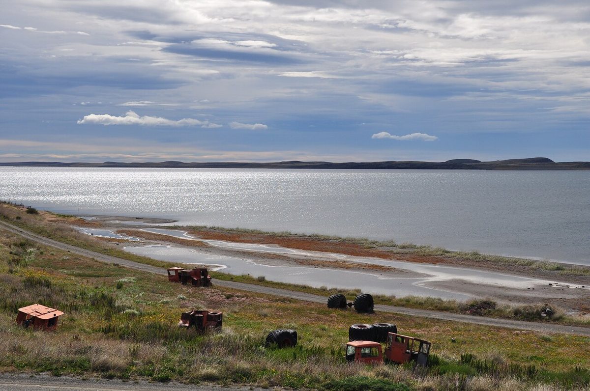 A lonely paved highway crossing the Patagonian steppe on the route toward the park