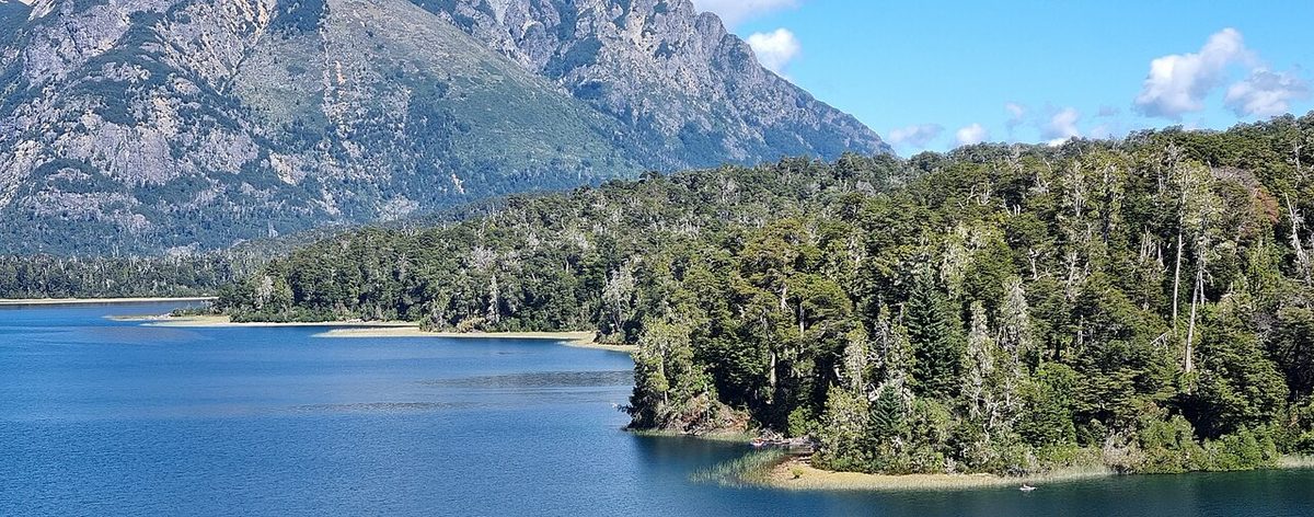 Lakes, forest and mountains around Bariloche, the heart of any Patagonia itinerary
