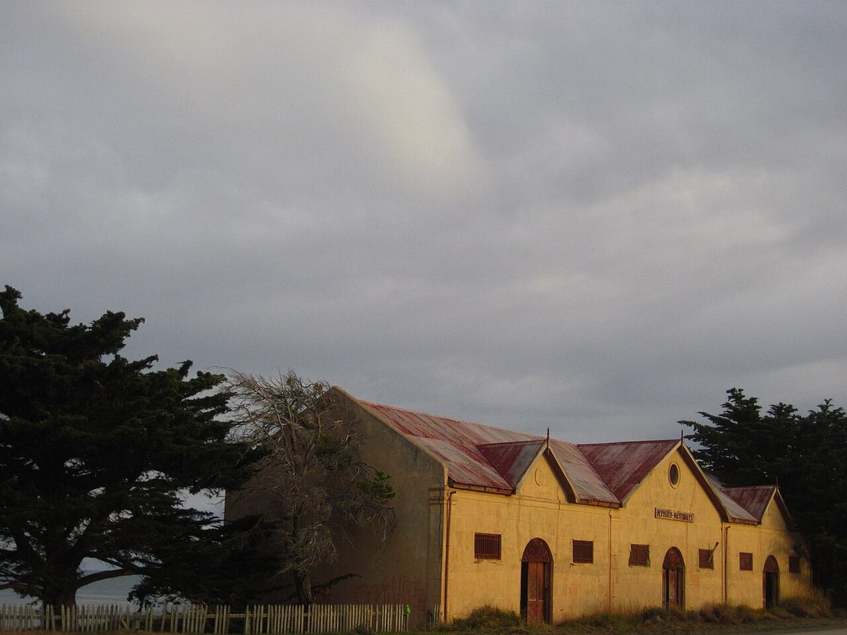 The red-roofed historic buildings of Estancia San Gregorio in Chile’s Magallanes region